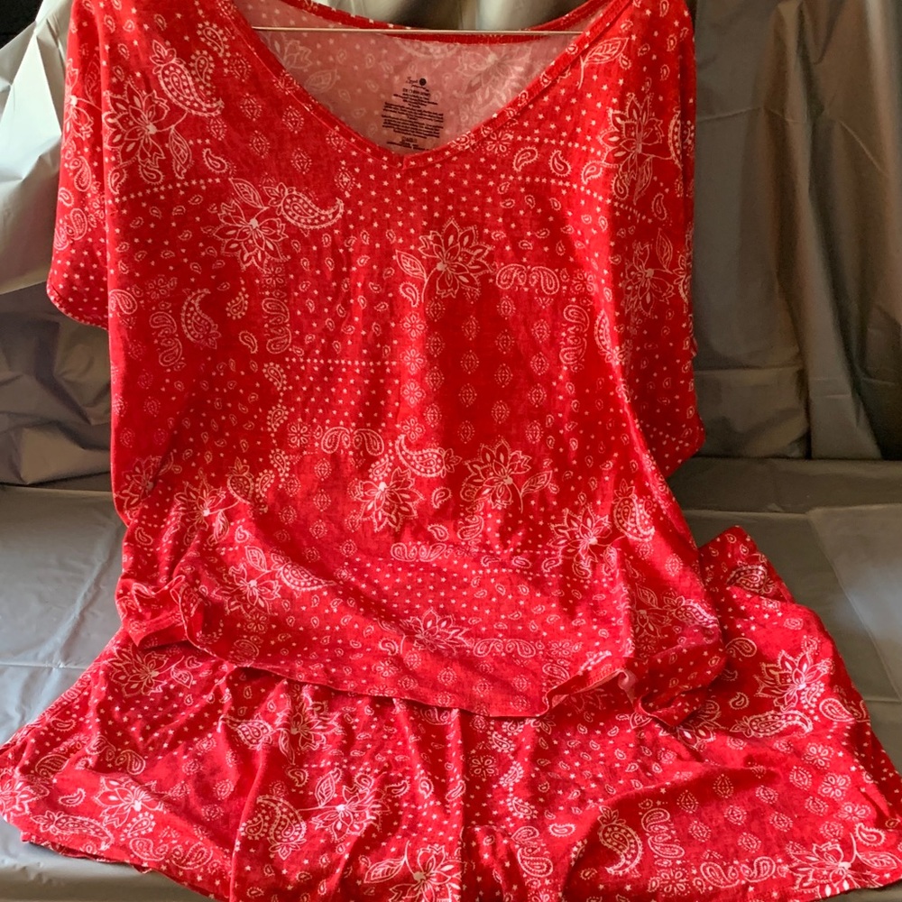 Secret Treasures Red Paisley V-Neck Pajama Top & Shorts Set